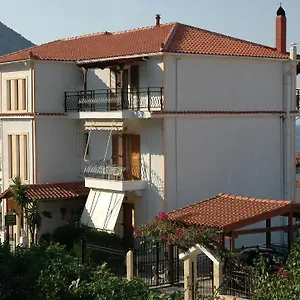 Makis & Appartamento Poros (Kefalonia)