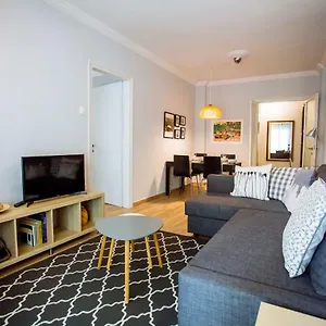  Apartment Luxurious & Modern | Walk Everywhere | 5★ Amenities Greece